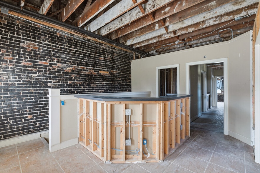 More Photos Of 2602 Grand Ave, Everett Office For Sale