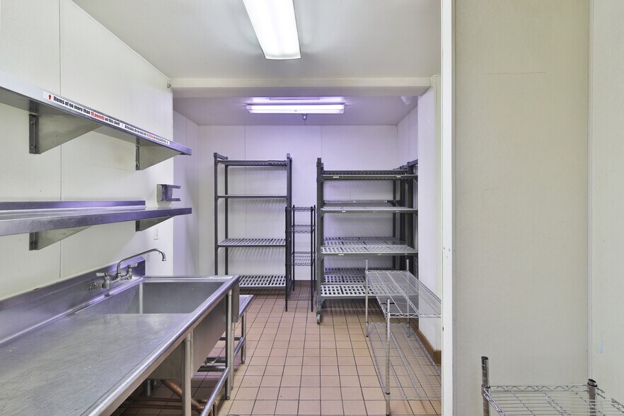 More Photos Of 110 S Fairfax Ave, Los Angeles Office For Lease