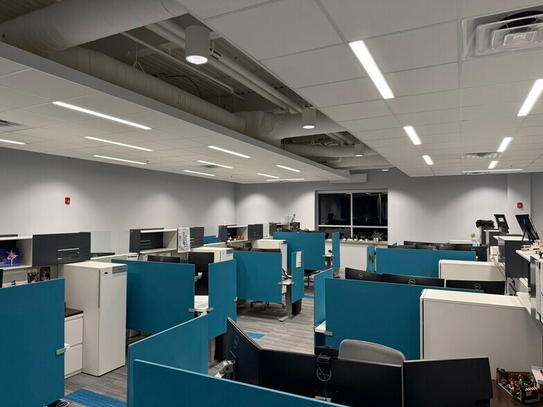 More Photos Of 3253 E Chestnut Expy, Springfield Office For Lease