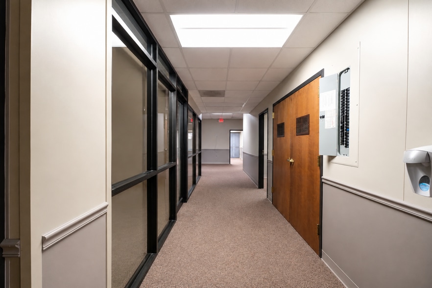 More Photos Of 1400 Pike St, Marietta Office For Lease