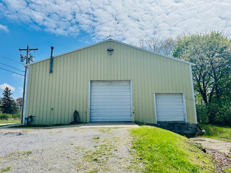 Primary Photo Of 7865 E Main Rd, Le Roy Warehouse For Lease