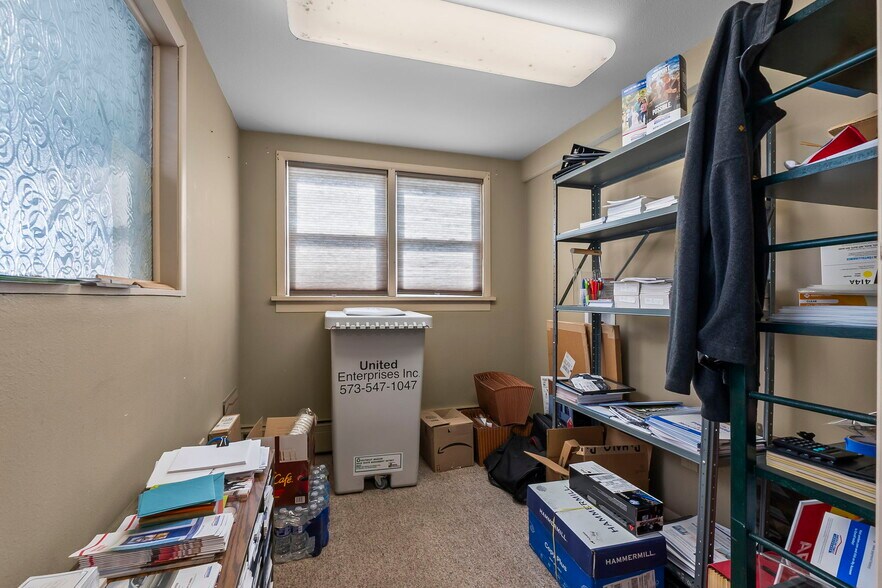 More Photos Of 407 W Saint Joseph St, Perryville Office For Sale