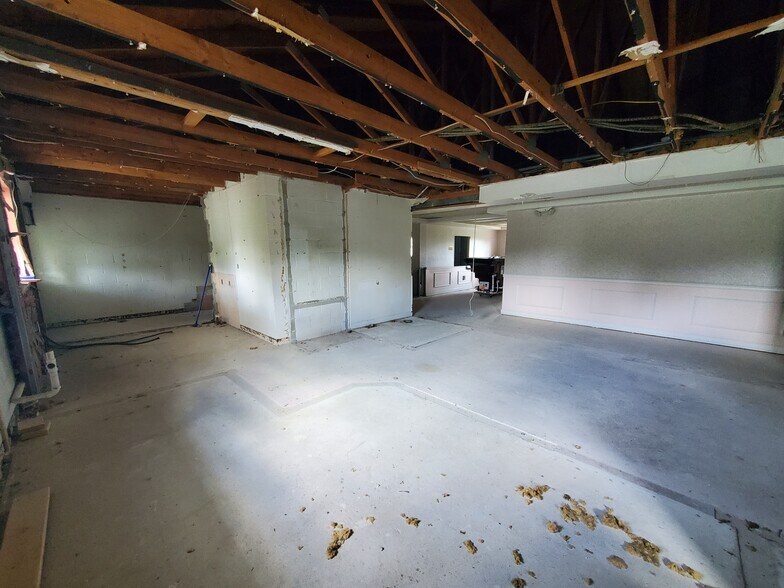 More Photos Of 715 S Shamrock Rd, Bel Air Office Residential For Sale