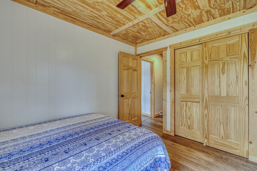 More Photos Of 8372 E Flowage Ln, Gordon Multifamily For Sale