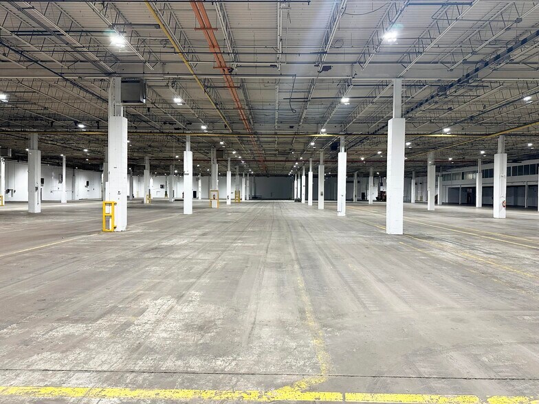More Photos Of 5660 Rising Sun Ave, Philadelphia Warehouse For Lease