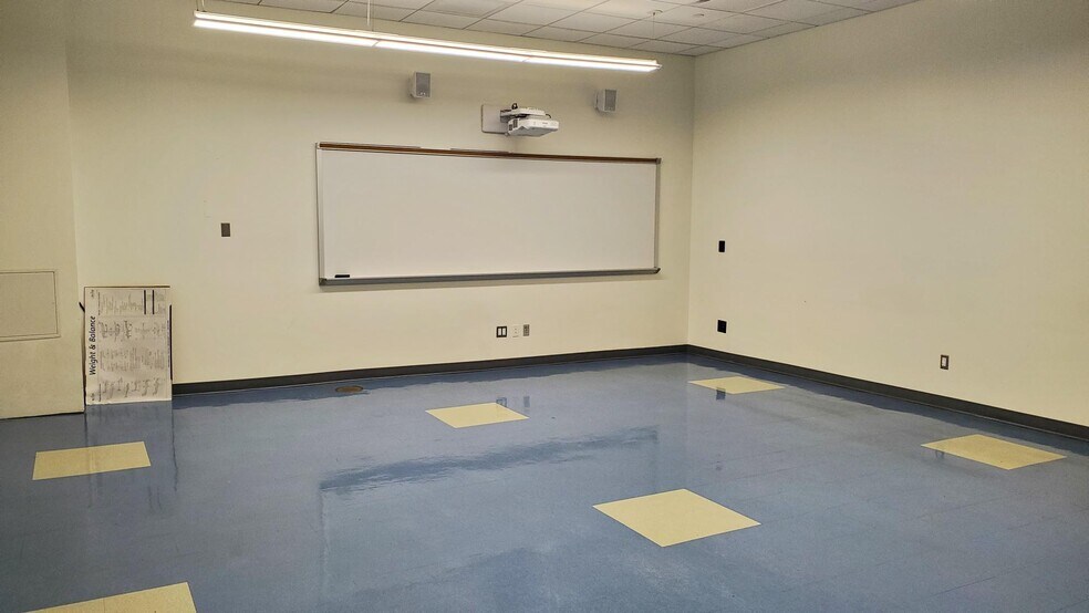 More Photos Of 43-05 20th Ave, Astoria Manufacturing For Sale