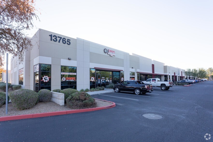 More Photos Of 13765 W Auto Dr, Goodyear Distribution For Lease