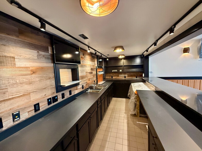 More Photos Of 115 N Mecklenburg Ave, South Hill Restaurant For Sale