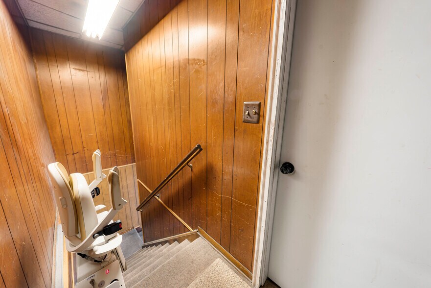 More Photos Of 46 Marion St, Port Reading Restaurant For Sale