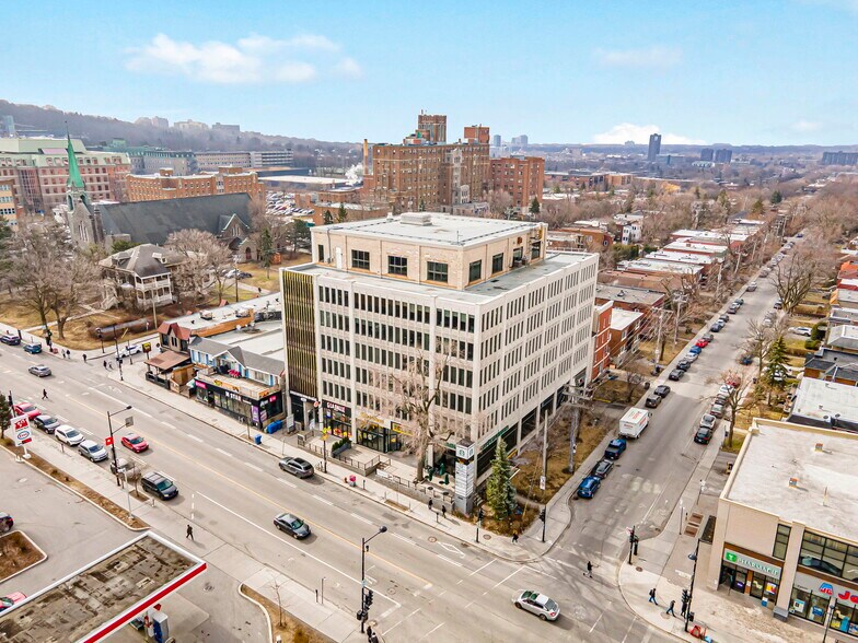 More Photos Of 5450-5484 Ch De La Côte-Des-Neiges, Montréal Office For Sale