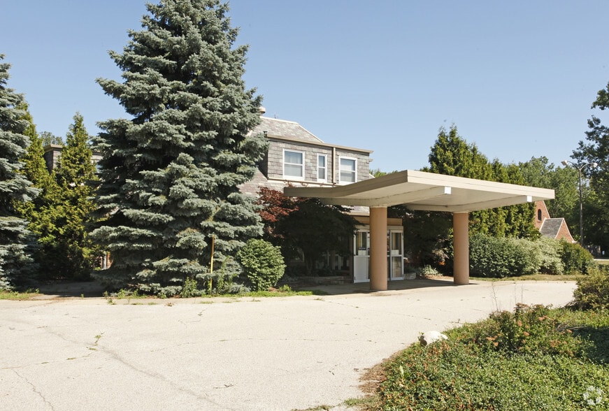 More Photos Of 26755 Ballard Rd, Harrison Township Hospital For Sale