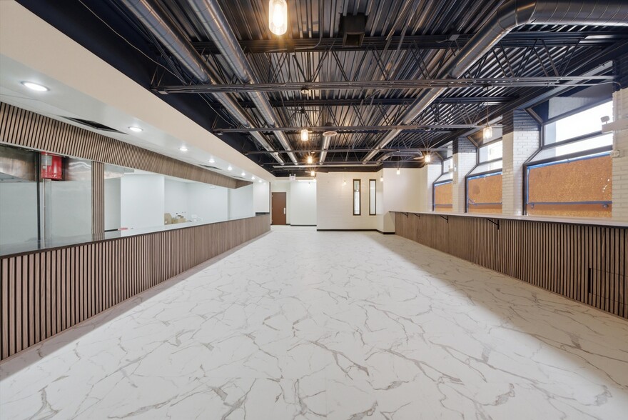 More Photos Of 2201 W Howard St, Chicago Restaurant For Lease