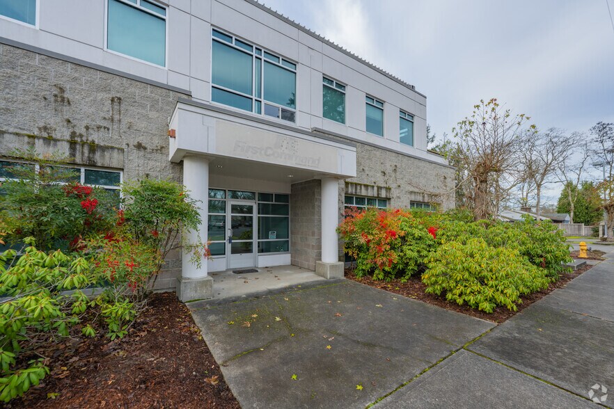 More Photos Of 8820 59th Ave SW, Lakewood Office For Lease