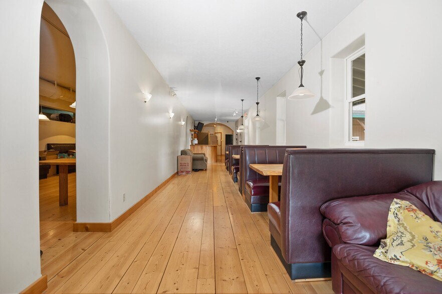 More Photos Of 5046 S West Bay Shore Dr, Suttons Bay Storefront Retail Residential For Sale