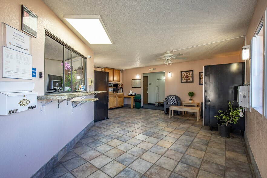 More Photos Of 101 W Phoenix St, Payson Hotel For Sale