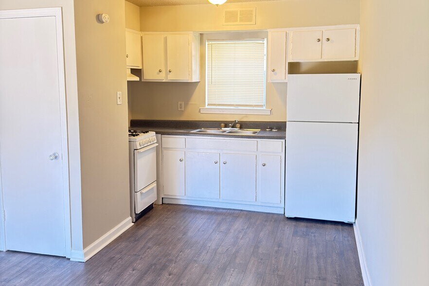 More Photos Of 737 Court Ave, Memphis Apartments For Sale