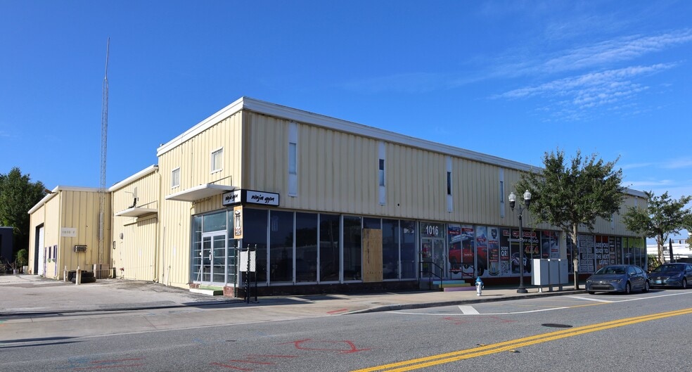 More Photos Of 1016 W Church St, Orlando Showroom For Lease