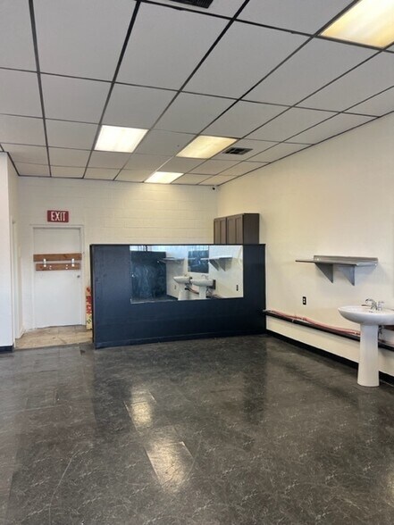 More Photos Of 3104-3130 N Las Vegas Blvd, Las Vegas Unknown For Lease