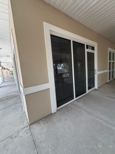 More Photos Of 2100 Alafaya Trl, Oviedo Office For Lease
