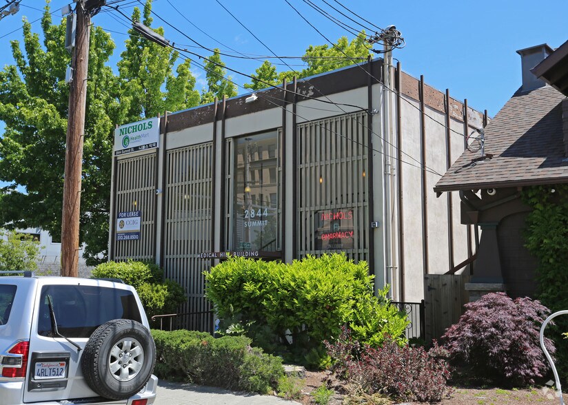 More Photos Of 2844 Summit St, Oakland Medical For Lease