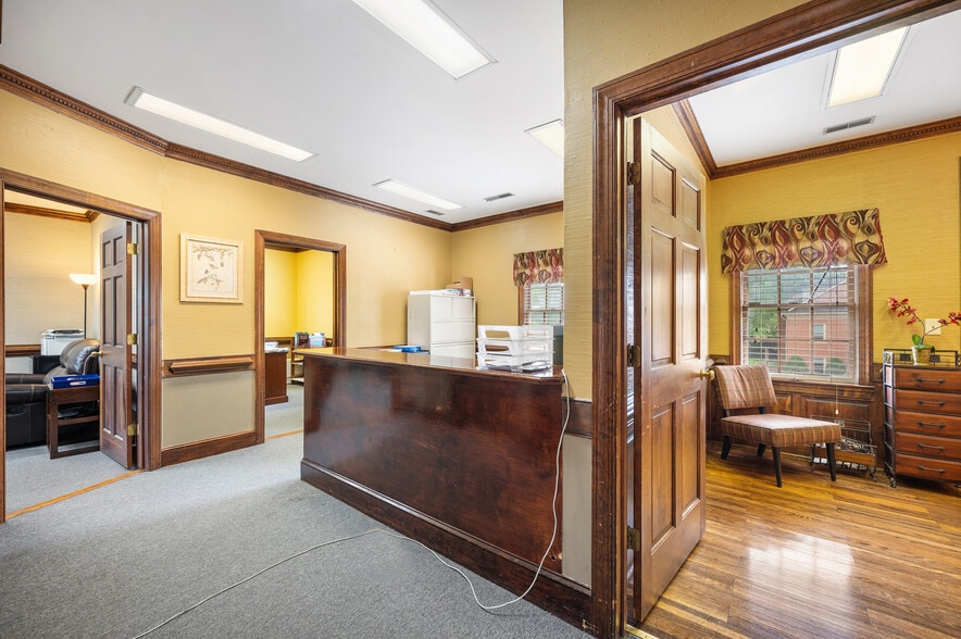 More Photos Of 130 N Mcdowell St, Charlotte Office For Sale