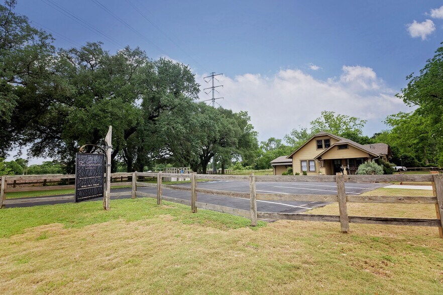 Primary Photo Of 111 E Hufsmith Rd, Tomball Office Residential For Sale