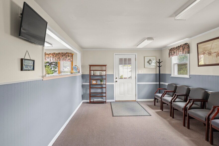 More Photos Of 322 Fairview Ave, Hudson Medical For Sale