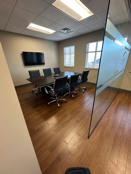 More Photos Of 996 Wilkinson Trce, Bowling Green Office For Sale