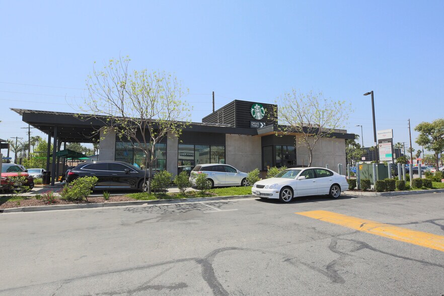 More Photos Of 7060-7076 Sepulveda Blvd, Van Nuys Unknown For Lease