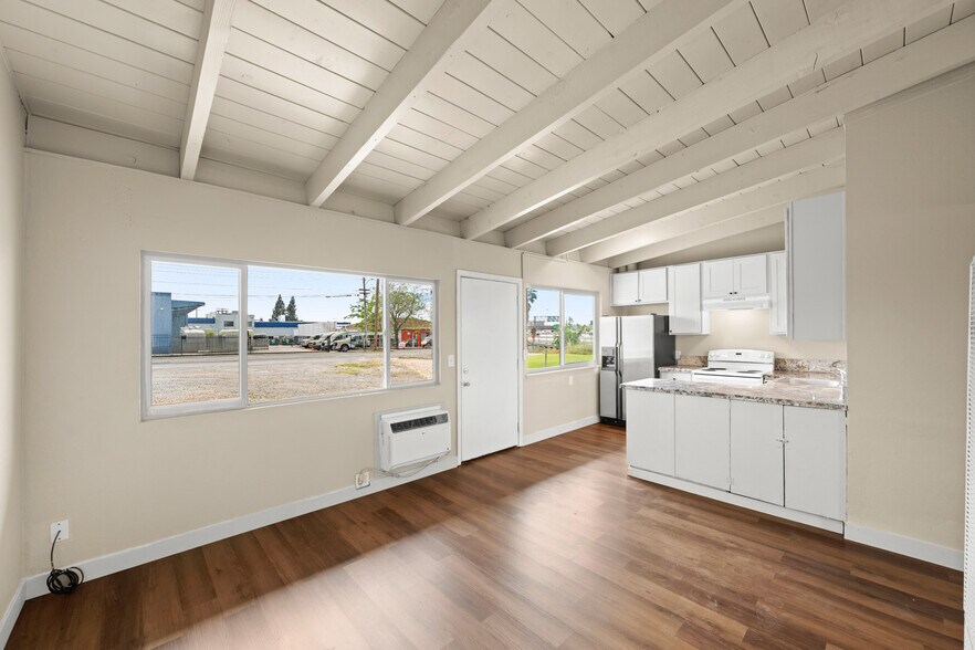 More Photos Of 2605 Albatross Way, Sacramento Apartments For Sale