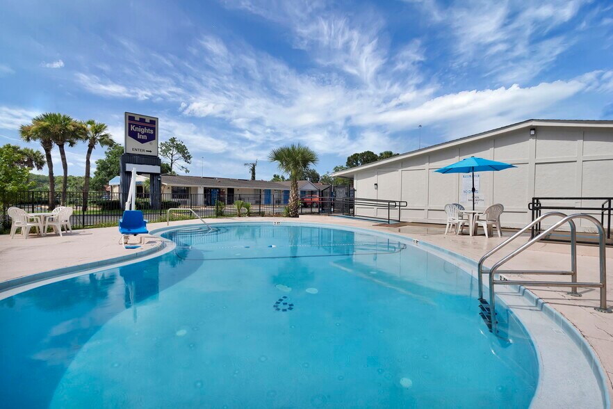 More Photos Of 8285 Dix Ellis Trl, Jacksonville Hotel For Sale