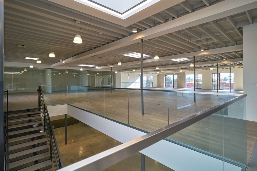 More Photos Of 2236 S Barrington Ave, Los Angeles Loft Creative Space For Lease