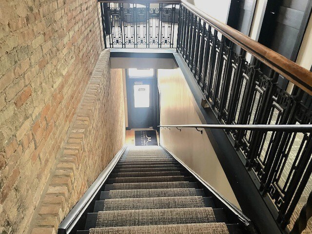 More Photos Of 106 W Main St, West Dundee Office For Lease