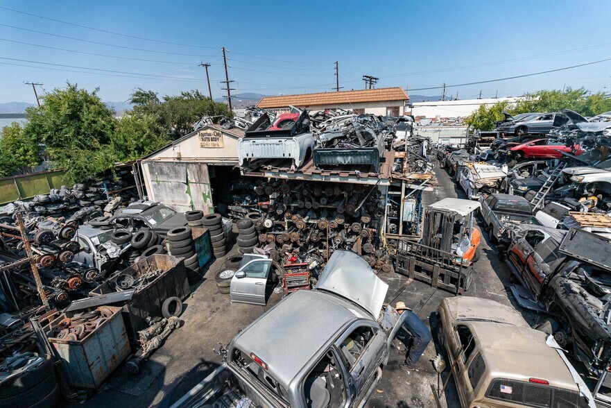 More Photos Of 11540 Hart St, North Hollywood Warehouse For Sale
