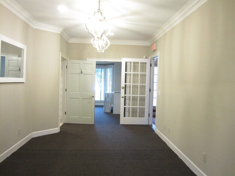 More Photos Of 452 E Paces Ferry Rd NE, Atlanta Office For Sale