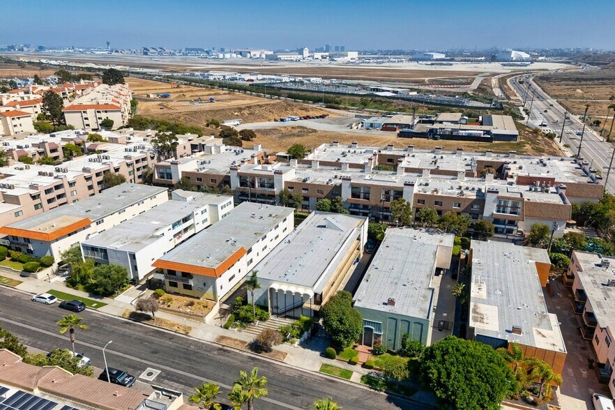 More Photos Of 8346 Manitoba St, Playa Del Rey Apartments For Sale