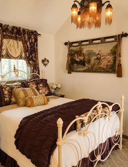 More Photos Of 15 West St, Lake George Hospitality For Sale