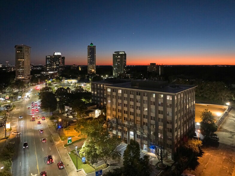 More Photos Of 2970 Peachtree Rd NW, Atlanta Unknown For Lease