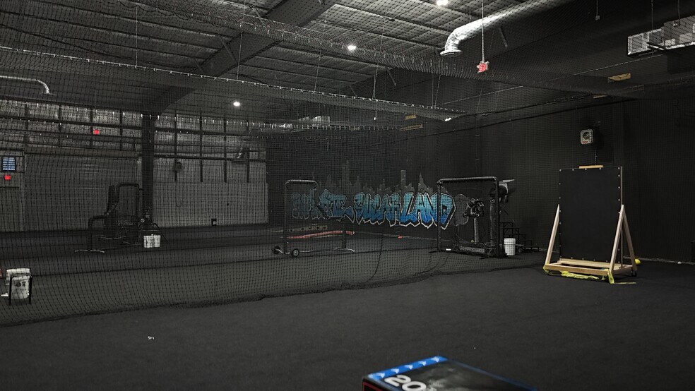 More Photos Of 11903 Bedford St, Houston Industrial For Lease