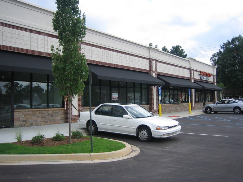 More Photos Of 15 Pelham Rd, Greenville General Retail For Lease