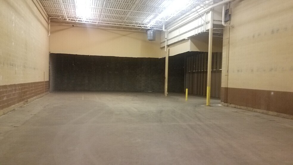 More Photos Of 5700 Beckley Rd, Battle Creek Storefront For Lease