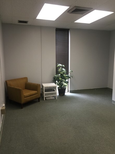 More Photos Of 2555 Lincoln Hwy, Olympia Fields Medical For Lease