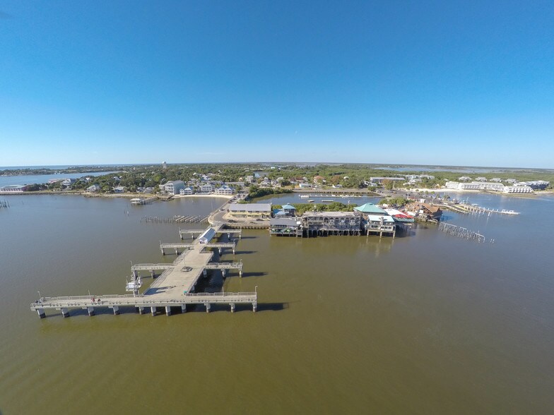 More Photos Of 450 Dock St, Cedar Key Freestanding For Sale