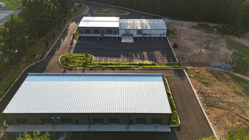 More Photos Of 94 Worldwide Dr, Dawsonville Light Distribution For Lease