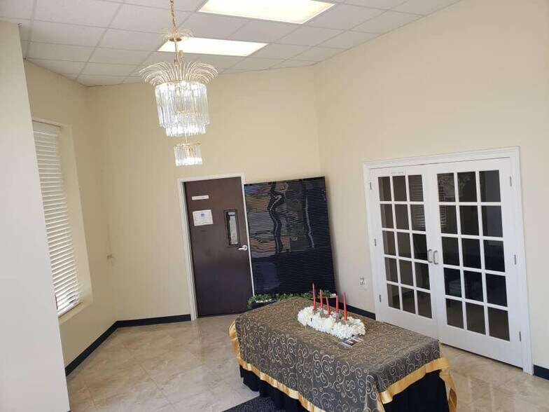More Photos Of 6603 Langham Dr, Houston Religious Facility For Lease