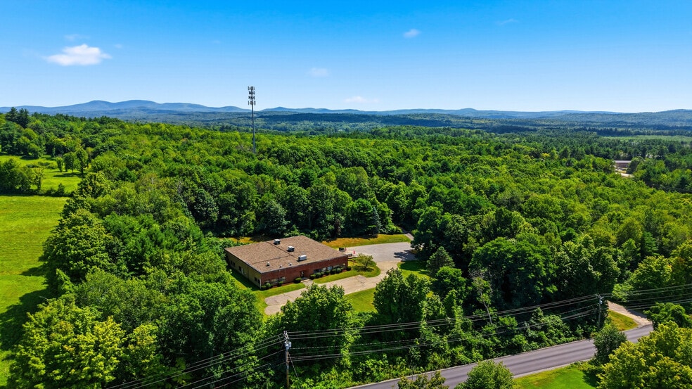 More Photos Of 141 Sanborn Rd, Tilton Flex For Sale