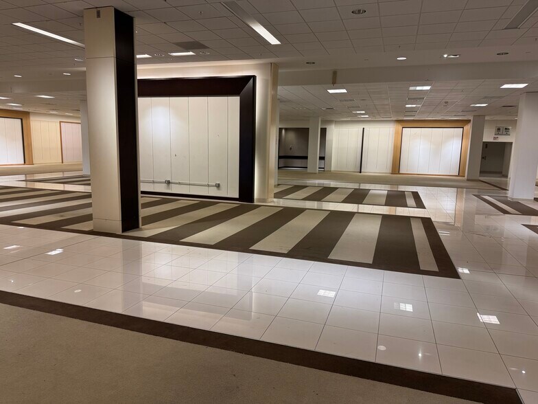 More Photos Of 1305-1401 W Esplanade Ave, Kenner Unknown For Lease