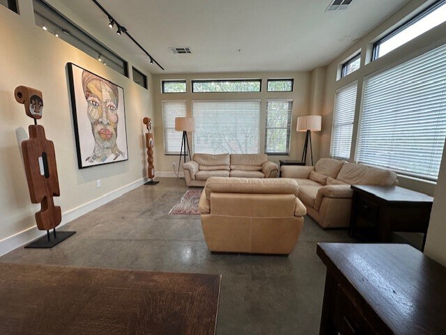 More Photos Of 3699 McKinney Ave, Dallas Freestanding For Lease