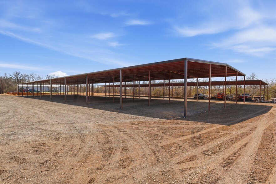 More Photos Of 15401 S Peebly Rd, Newalla Warehouse For Lease