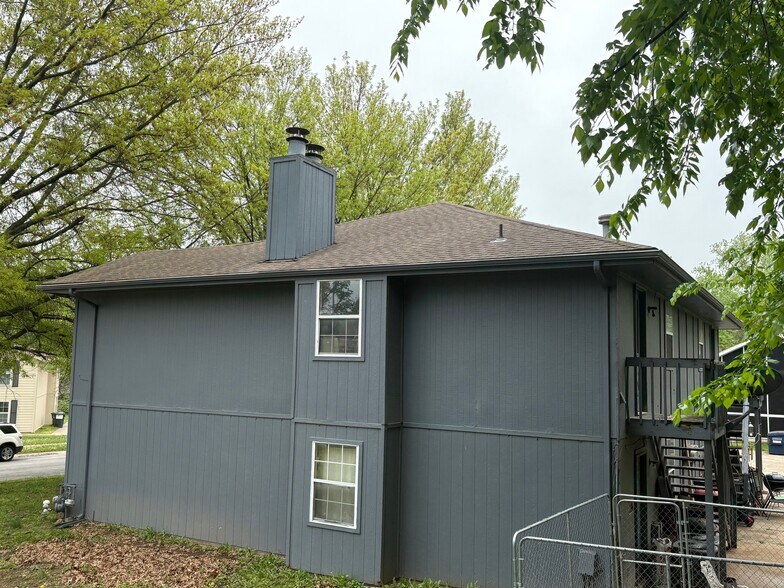 More Photos Of 708 NE Ball Dr, Lee's Summit Multifamily For Sale